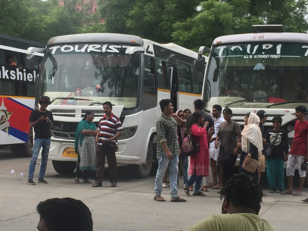 bus on rent in delhi